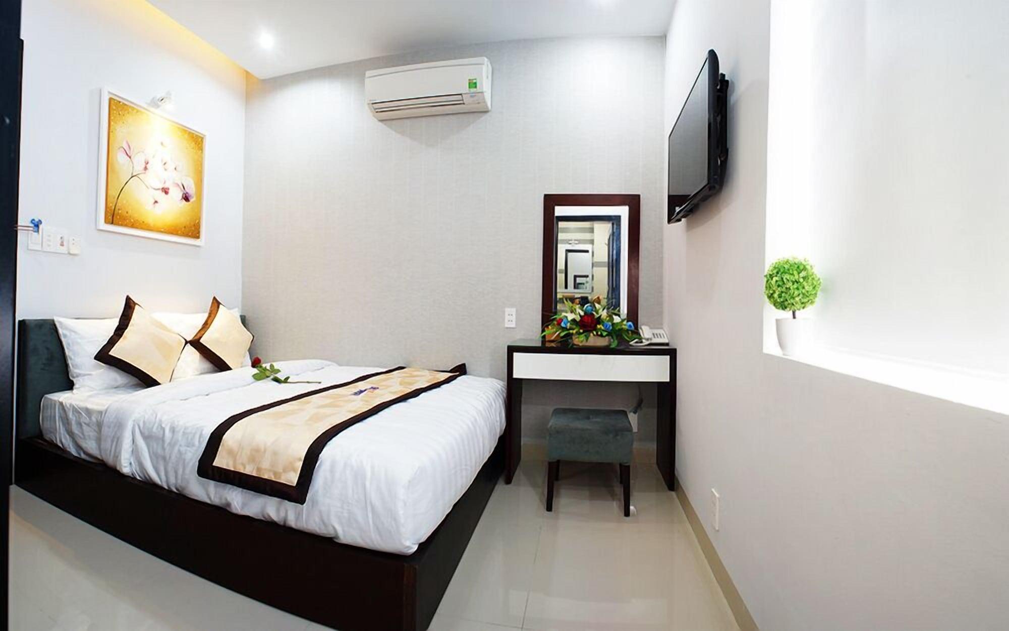 Hanoi Blue Hotel - The Water Front Da Nang Exterior photo
