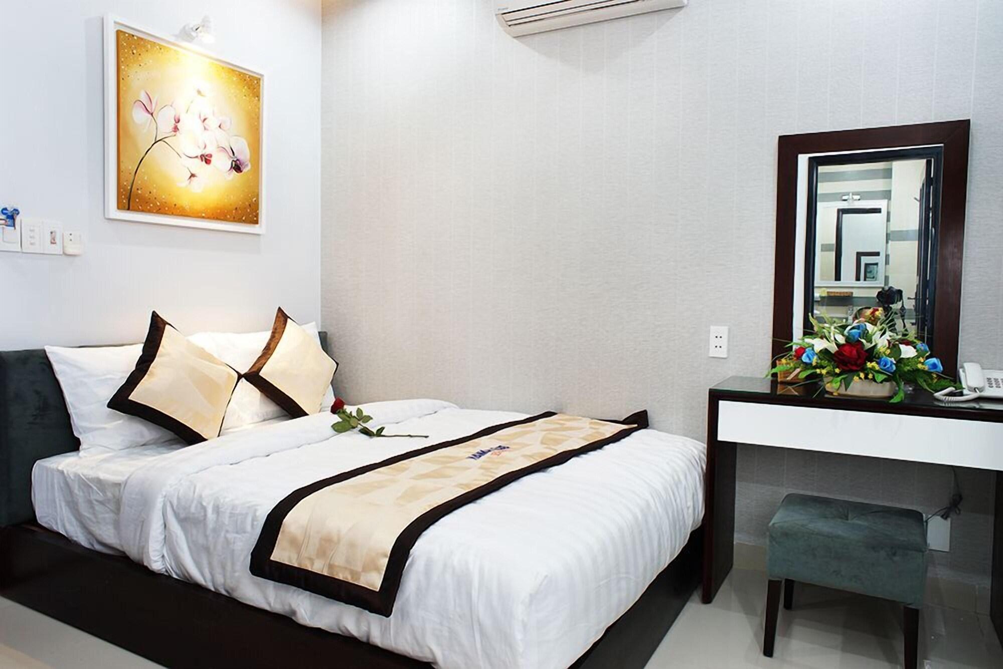 Hanoi Blue Hotel - The Water Front Da Nang Exterior photo