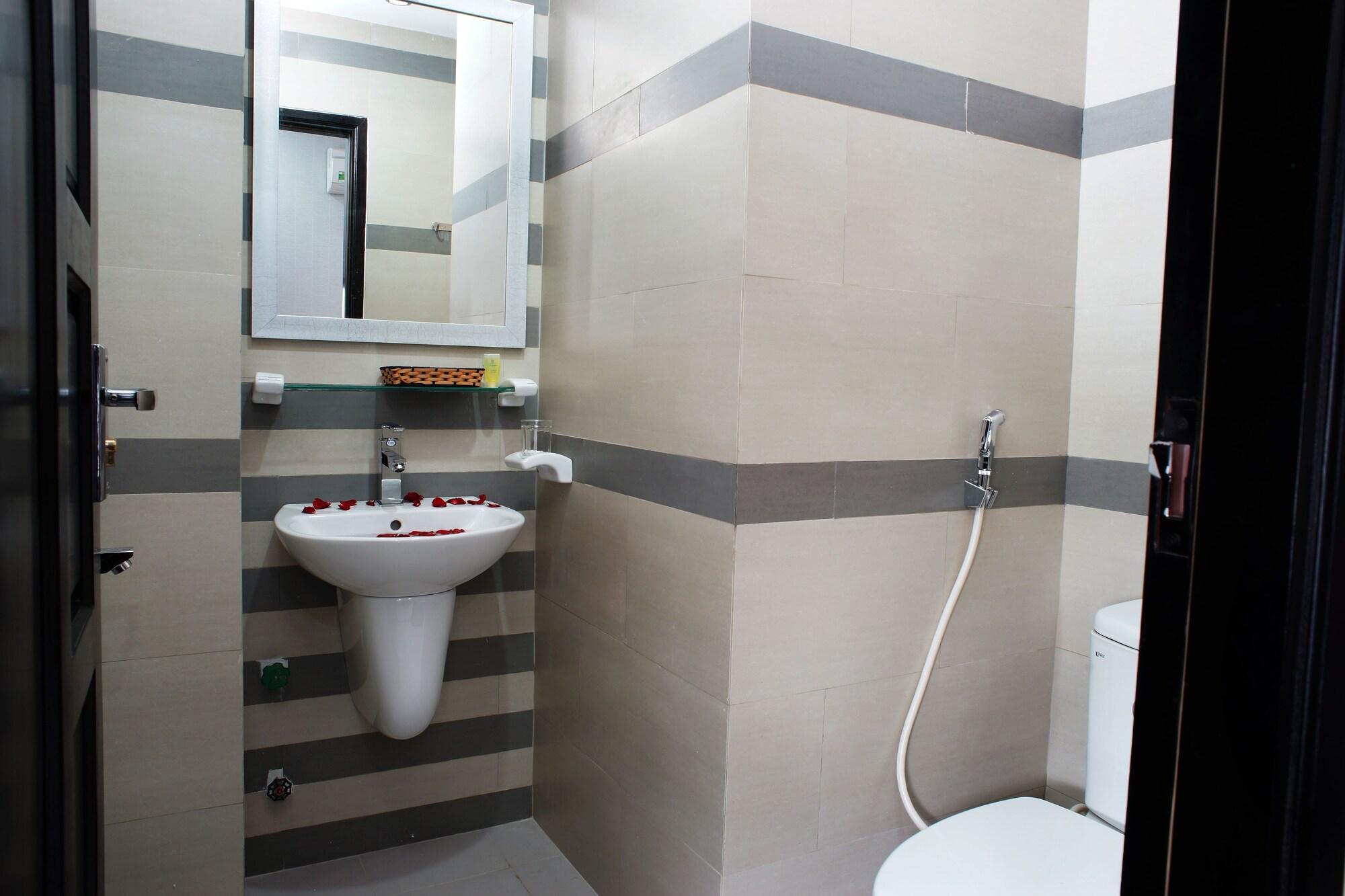 Hanoi Blue Hotel - The Water Front Da Nang Exterior photo